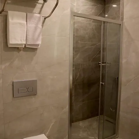 Home Plus Hotel ホテル