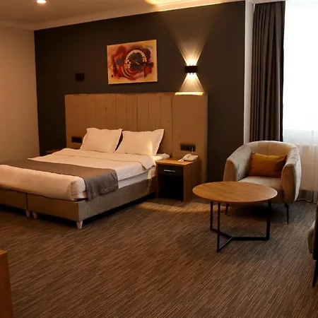 Home Plus Hotel 호텔 3*