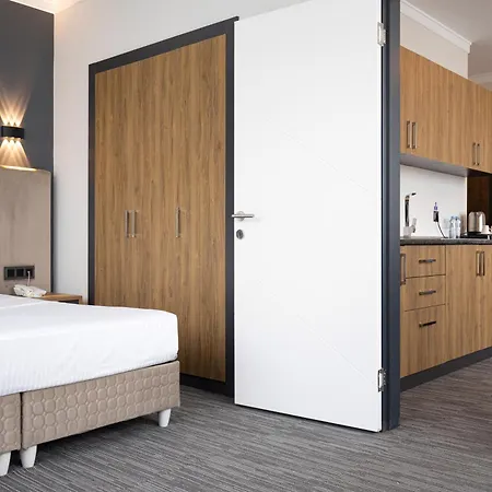 Home Plus Hotel ホテル 3*