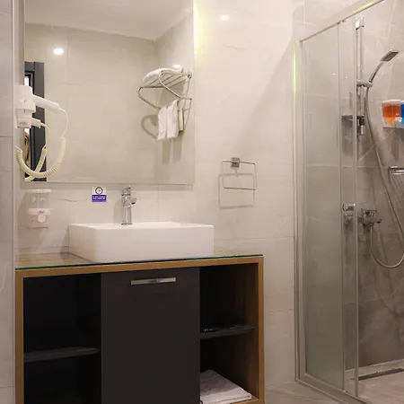 Home Plus Hotel Hotel Istanboel