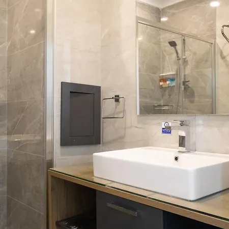 Home Plus Hotel ホテル 3*