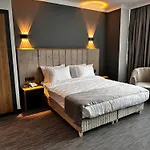 Home Plus Hotel Otel 4*