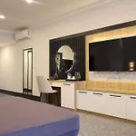 Home Plus Hotel 4*
