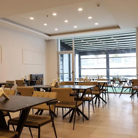 Home Plus Hotel 3*