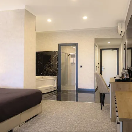 מלון Home Plus Hotel 4*