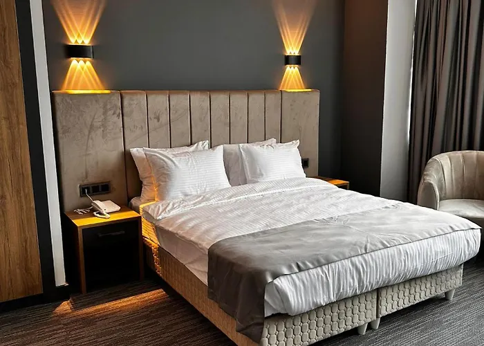 Home Plus Hotel מלון 4*