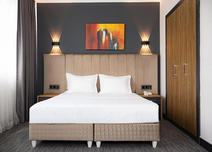 Home Plus Hotel מלון איסטמבול